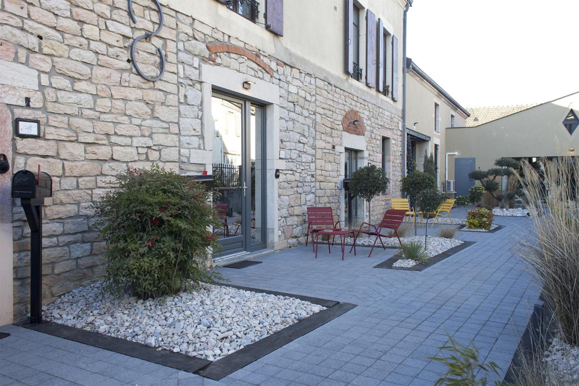 Appart Hotel Eugenie Louhans Exterior photo
